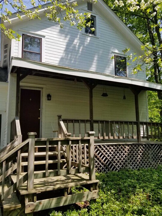 50 NY-343 in Millbrook, NY - Building Photo