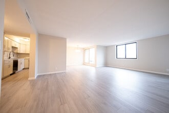 7200 York Ave S in Edina, MN - Building Photo - Building Photo