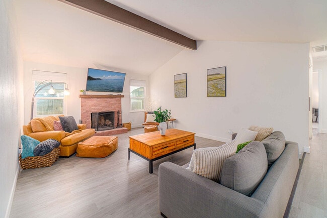 property at 2903 Pinewood Dr