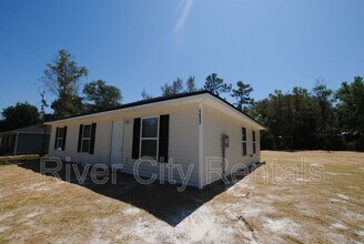 5623 Overlook Dr E in Keystone Heights, FL - Building Photo - Building Photo