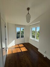 3219 Kingsland Ave in Oakland, CA - Building Photo - Building Photo
