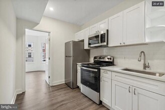 320 N 62nd St in Philadelphia, PA - Building Photo - Building Photo