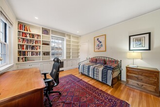 116 Charles St, Unit 4 in Boston, MA - Building Photo - Building Photo