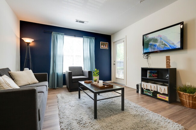 On20 Apartments in Gainesville, FL - Building Photo - Interior Photo