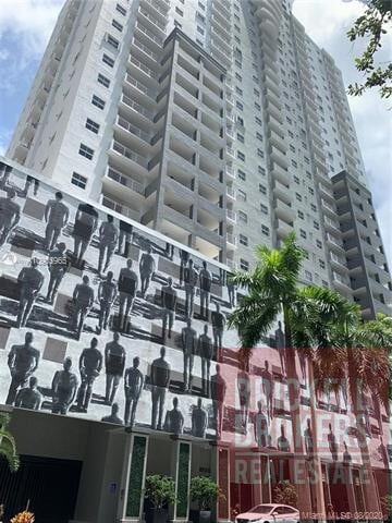 185 SE 14th Ter, Unit 2508 in Miami, FL - Foto de edificio - Building Photo