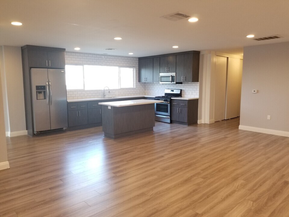 965 Magnolia Ave in Los Angeles, CA - Building Photo