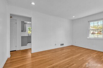 253 Fairmount Ave in South Plainfield, NJ - Building Photo - Building Photo