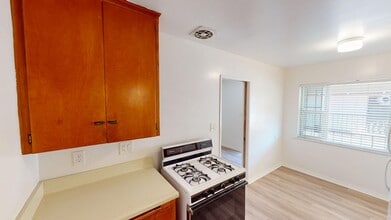 1030 Isabella Ave in Coronado, CA - Building Photo - Building Photo