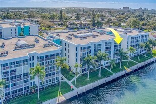 4902 38th Way S in St. Petersburg, FL - Building Photo