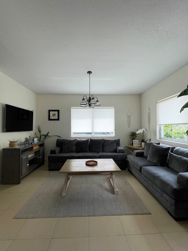 311 NW 95th St in Miami, FL - Building Photo - Building Photo