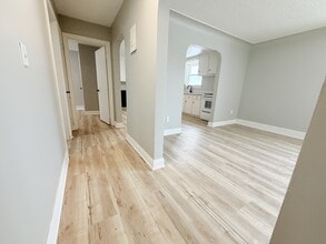 1742 Confederation Line in Sarnia, ON - Building Photo - Building Photo