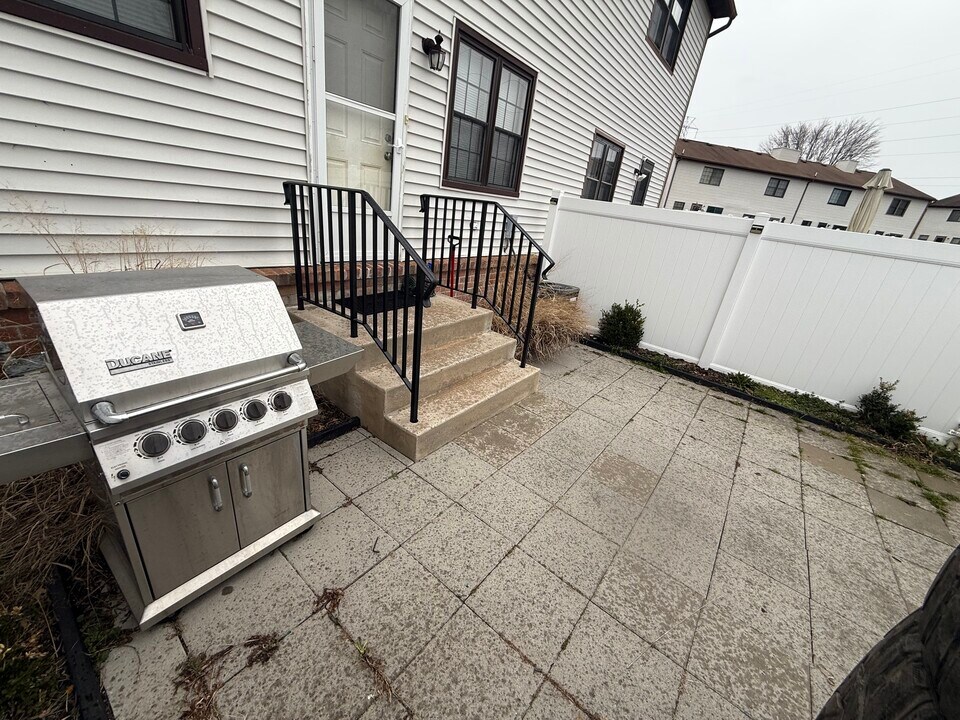 183 Cynthia Dr in Hackettstown, NJ - Building Photo