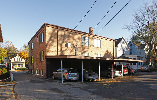 420 Hill St in Ann Arbor, MI - Foto de edificio - Building Photo