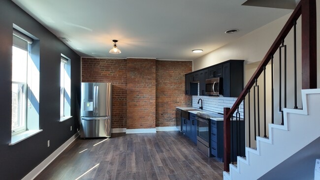 property at 142 E Clifton Ave