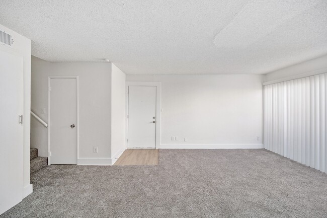 Las Casitas Apartments in Glendale, AZ - Building Photo - Building Photo