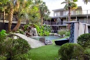 Le Parc in Dallas, TX - Building Photo