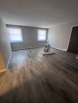 11 Glen St NW, Unit 8 in Hutchinson, MN - Building Photo