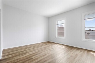 2318 Santa Clara Ave in Alameda, CA - Building Photo - Building Photo