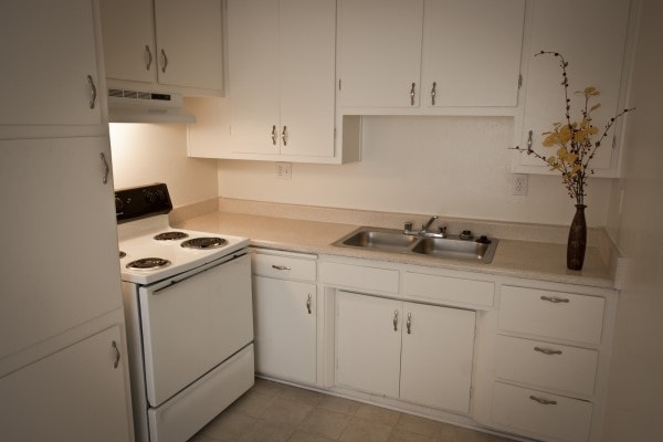 La Paz Apartments in Riverside, CA - Building Photo - Building Photo