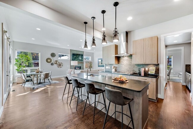 property at 2526 King St