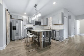 10643 Rutgers Rd in Jacksonville, FL - Building Photo - Building Photo