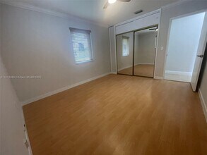 7385 S Waterway Dr in Miami, FL - Building Photo - Building Photo