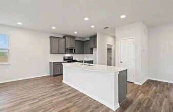 10112 Dawn Pearl Dr in Austin, TX - Building Photo - Building Photo