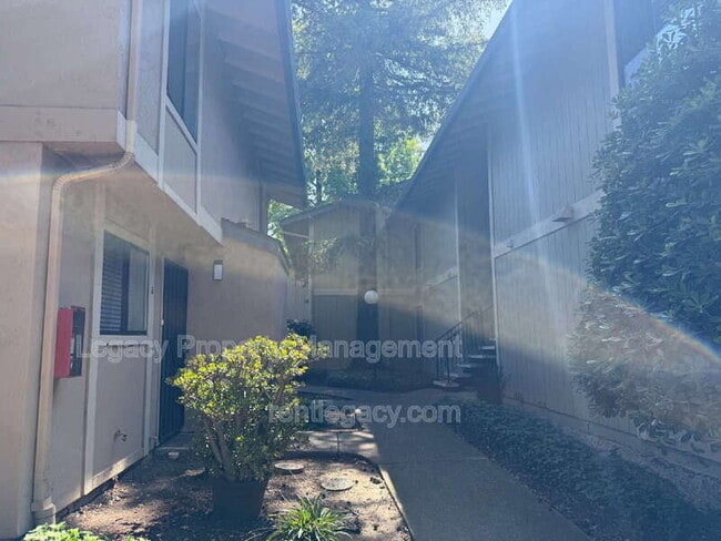 property at 2125 Northwood Cir