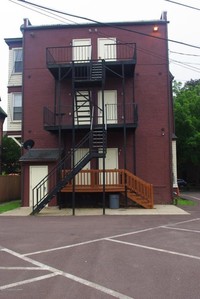 Joan Henry Hall in Wilkes-Barre, PA - Foto de edificio - Building Photo