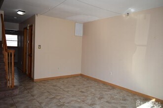 172 Roosevelt Ave in Carteret, NJ - Building Photo - Building Photo