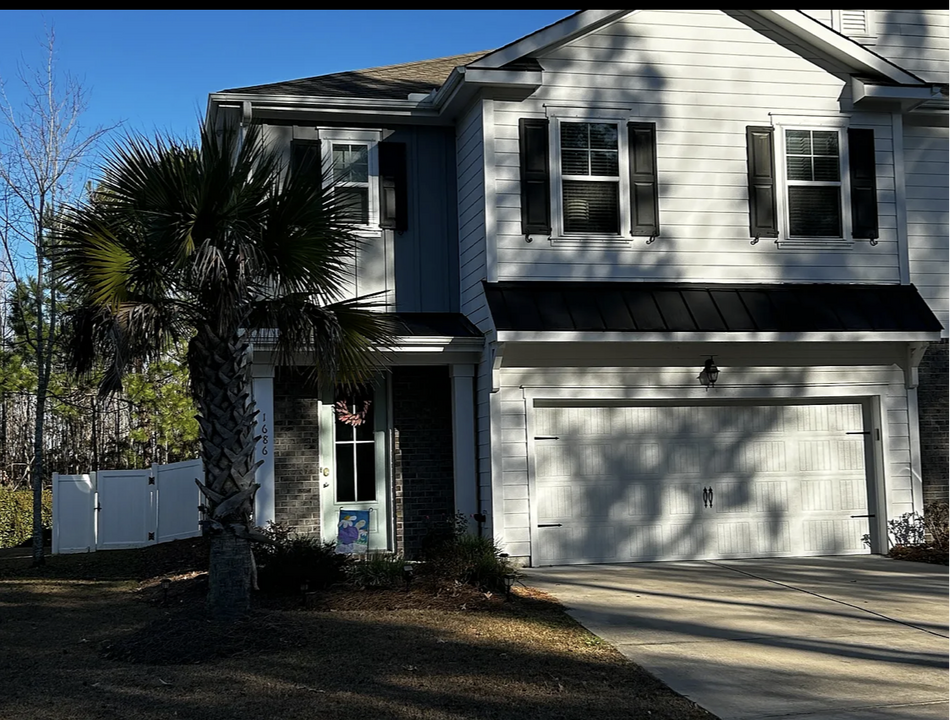 1686 Mermentau St in Mount Pleasant, SC - Building Photo