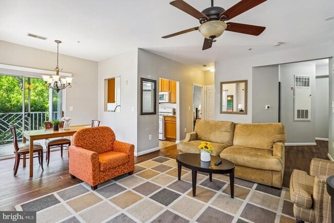 5908 Founders Hill Dr-Unit -101 in Alexandria, VA - Building Photo - Building Photo