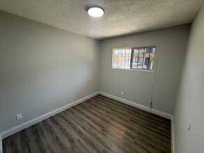 7830 S Western Ave in Los Angeles, CA - Building Photo - Building Photo