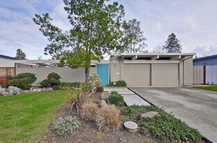 882 Brookgrove Ln in Cupertino, CA - Building Photo