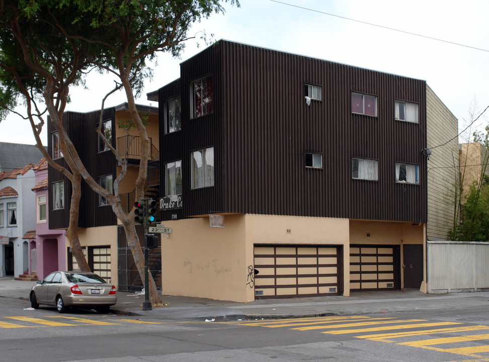 Drake Court in San Francisco, CA - Foto de edificio