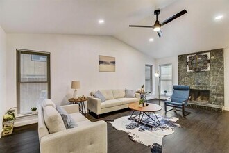 4233 Glen Ridge Dr in Arlington, TX - Building Photo - Building Photo