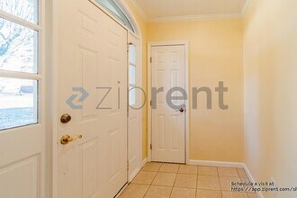 8533 Sawyer Brown Rd in Nashville, TN - Building Photo - Building Photo