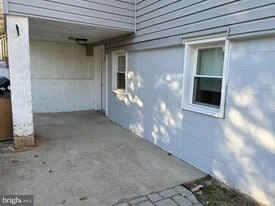 2851 New Windsor Rd in New Windsor, MD - Building Photo