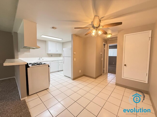 332 Compton St in El Cajon, CA - Building Photo - Building Photo