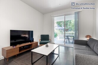 13488 Maxella Ave-Unit -FL2-ID213 in Marina Del Rey, CA - Building Photo - Building Photo