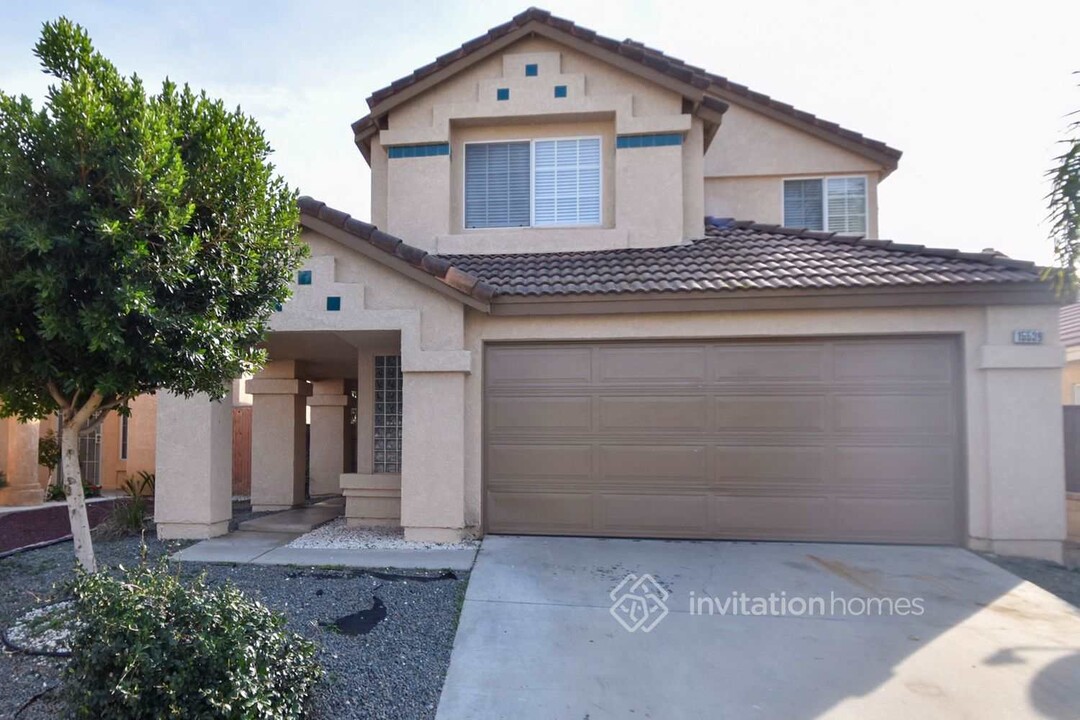 15539 Willow Dr in Fontana, CA - Building Photo