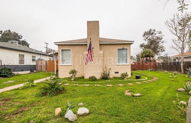 27 Quincy St in Bakersfield, CA - Building Photo - Building Photo