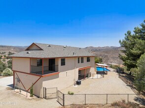13620 Pales Rd in Agua Dulce, CA - Building Photo - Building Photo