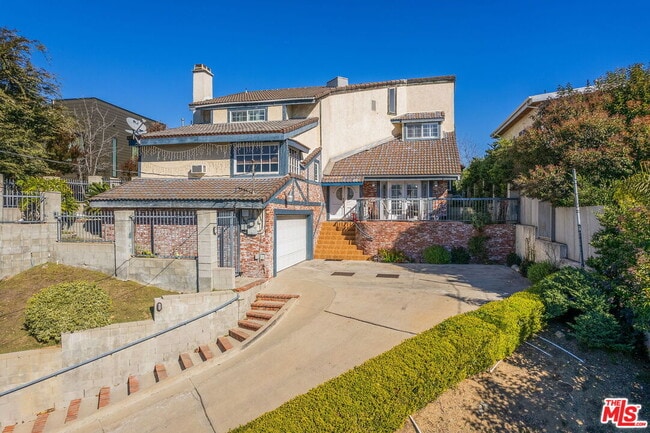 3860 Cazador St in Los Angeles, CA - Building Photo - Building Photo