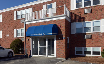 Highland Apartments in Braintree, MA - Building Photo - Building Photo