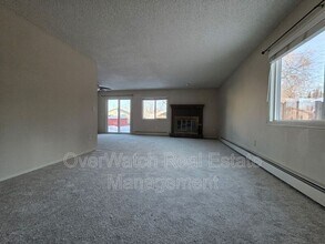 4925 Rollins Dr in Anchorage, AK - Building Photo - Building Photo