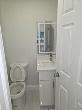 6701 W Wedgewood Ave in Davie, FL - Building Photo - Building Photo