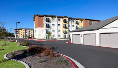 Affinity at Round Rock 55+ in Round Rock, TX - Foto de edificio - Building Photo