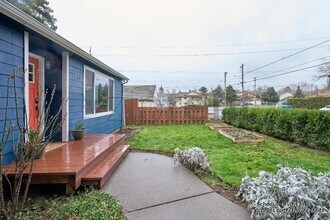 2418 SE 141st Ave in Portland, OR - Building Photo - Building Photo