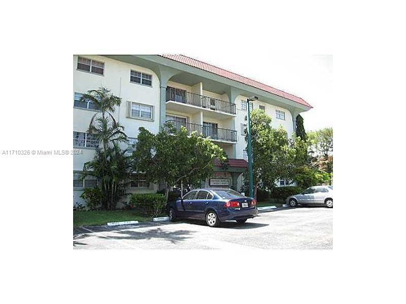 8107 SW 72nd Ave in Miami, FL - Building Photo